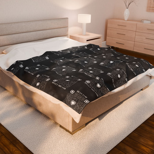 Love – Blanket – Black – Scan for Sweet Dreams